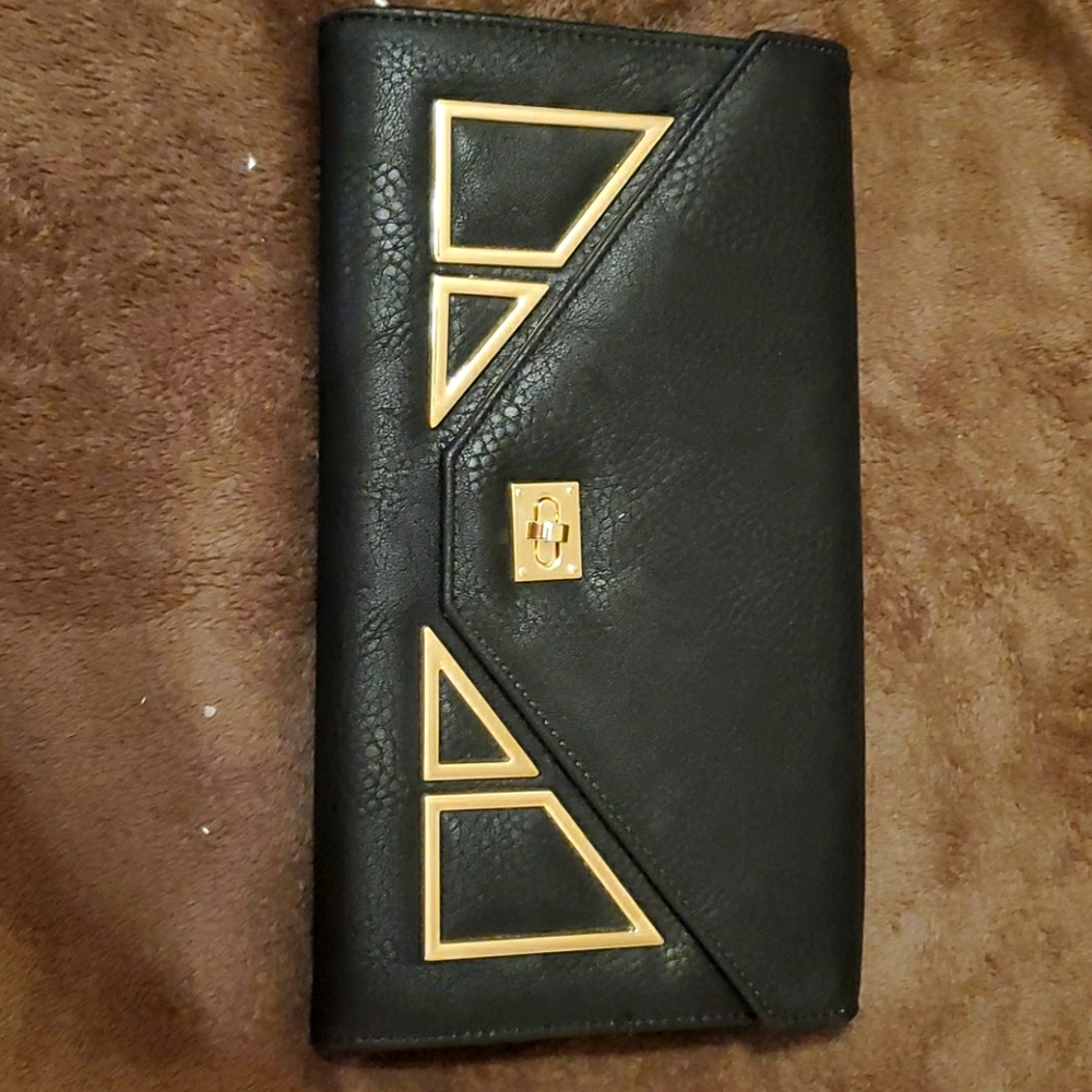 Black clutch